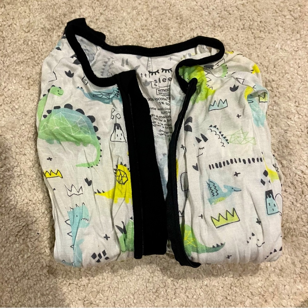 6-12 mo (play) Little Sleepies Dinosaurs